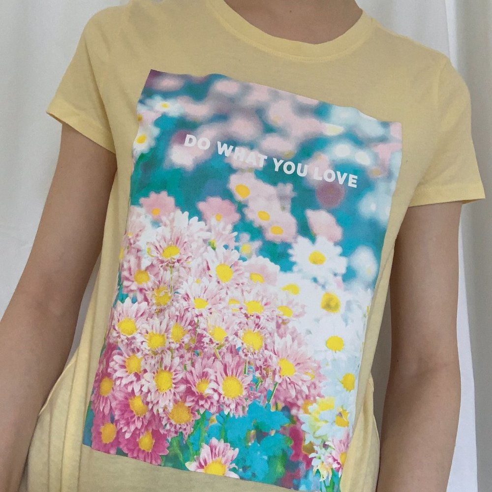💛Old Navy Yellow Graphic Tee💛